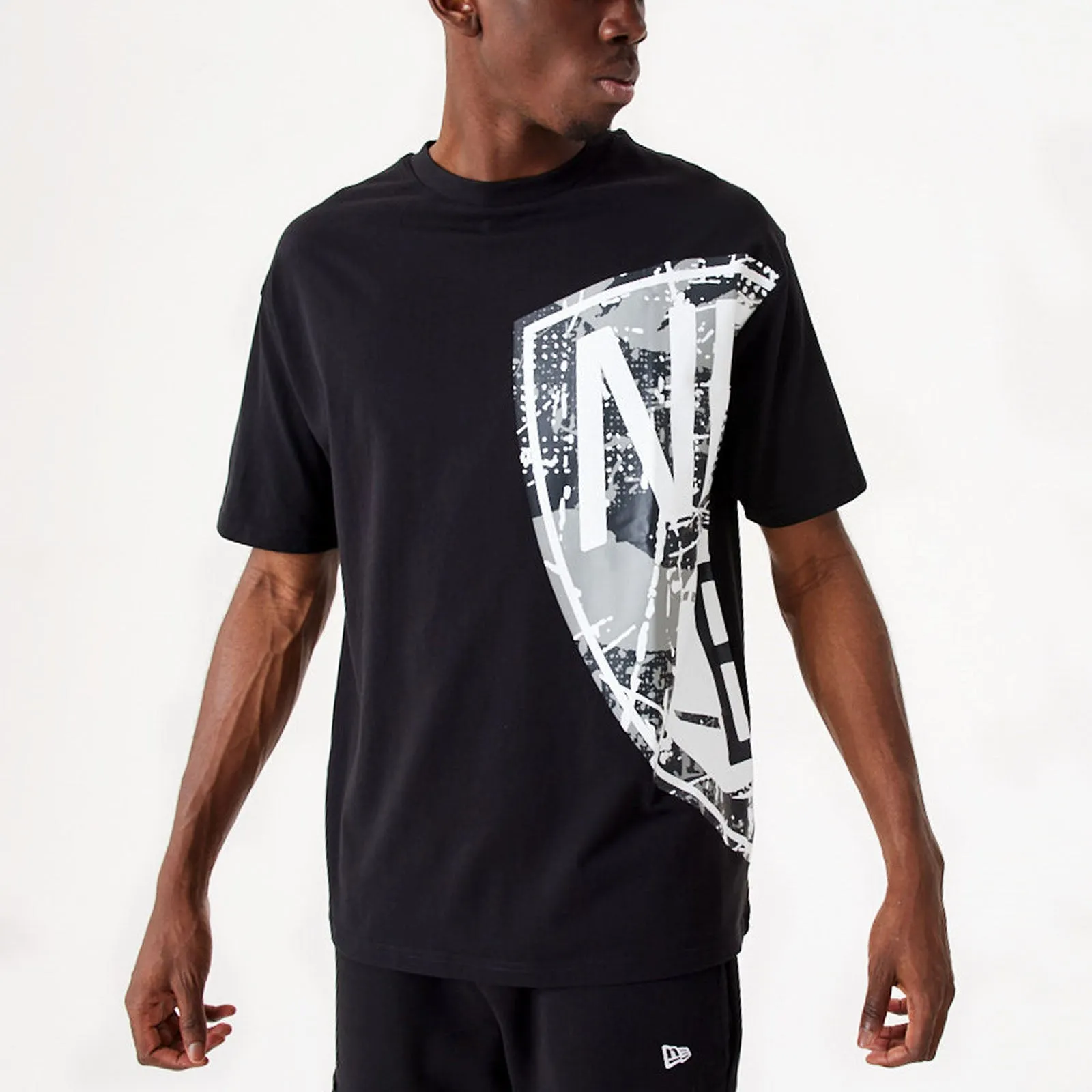 New Era Mens Brooklyn Nets Large Team Logo T-Shirt - Black